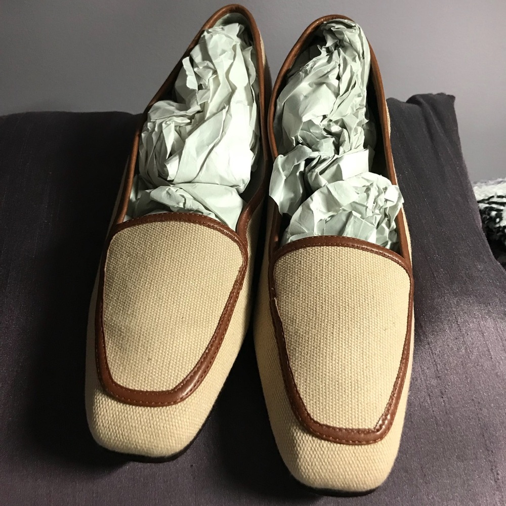 Beautiful Tan/brown Enzo Angiolini flats